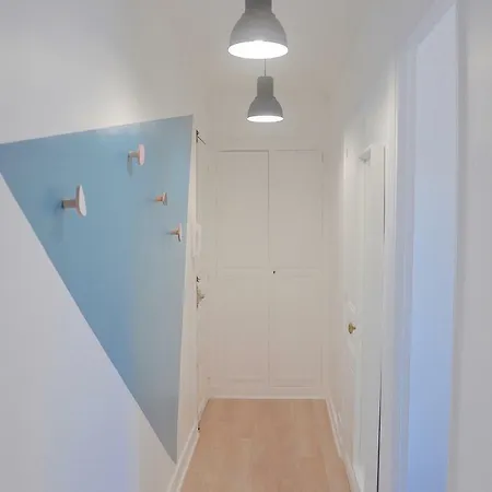 Longchamp Apartment *